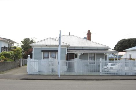 Photo of property in 18 Carlton Avenue, Gonville, Whanganui, 4501