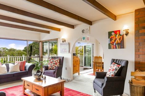 Photo of property in 2/22 Hastings Road, Mairangi Bay, Auckland, 0630