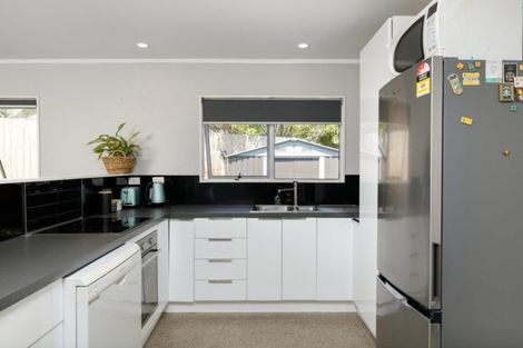 Photo of property in 73 Simpson Road, Papamoa Beach, Papamoa, 3118