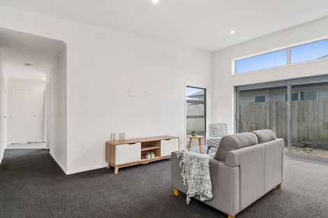 Photo of property in 10 Cassinia Close, Papamoa Beach, Papamoa, 3118