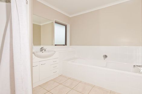 Photo of property in 8 Cairn Way, Te Kamo, Kamo, 0185