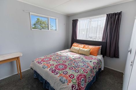 Photo of property in 40 Conclusion Street, Ascot Park, Porirua, 5024
