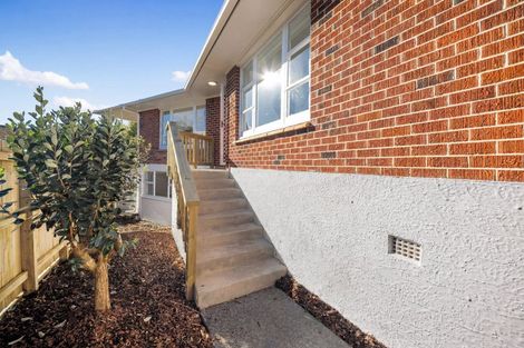 Photo of property in 70 Sturges Road, Henderson, Auckland, 0612