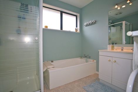 Photo of property in 304a Wairakei Road, Bryndwr, Christchurch, 8053