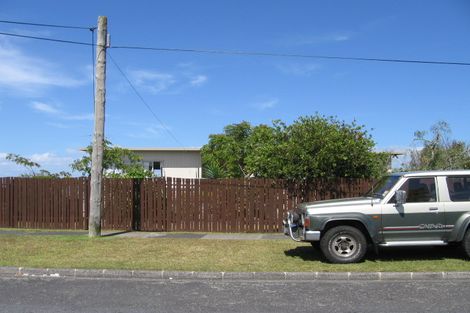 Photo of property in 27 Firth Road, Torbay, Auckland, 0630