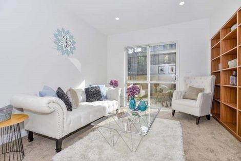 Photo of property in 32 Ngahere Views, Orewa, 0931