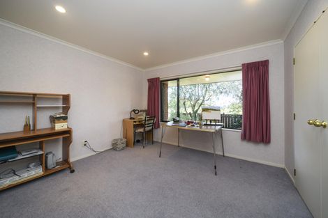 Photo of property in 97 Summerhill Drive, Fitzherbert, Palmerston North, 4410