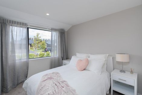 Photo of property in 11 Evelyn Crescent, Marshland, Christchurch, 8083
