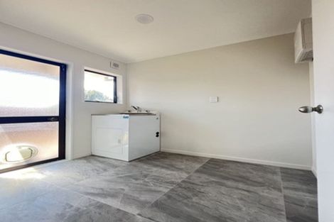 Photo of property in 12 Leven Lane, Totara Heights, Auckland, 2105