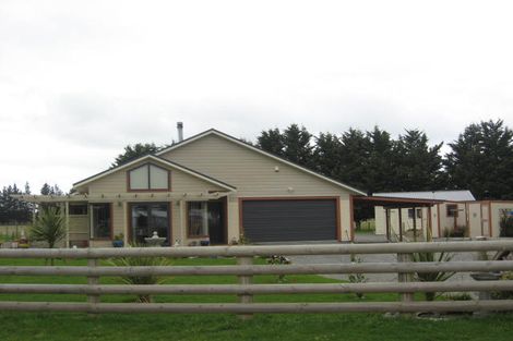 Photo of property in 12 Daffodil Grove, Carterton, 5713