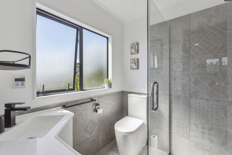 Photo of property in 41 Quadrant Heights, Paraparaumu, 5032