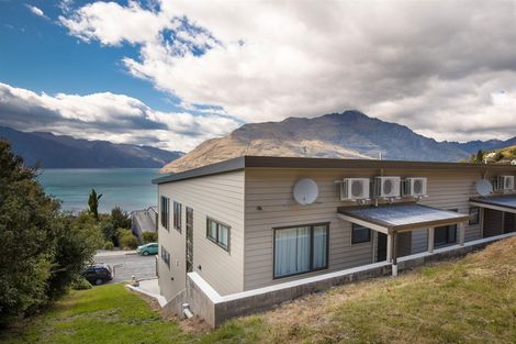 Photo of property in 54d Wynyard Crescent, Fernhill, Queenstown, 9300