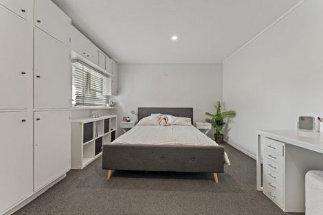 Photo of property in 2/71 Deep Creek Road, Waiake, Auckland, 0630