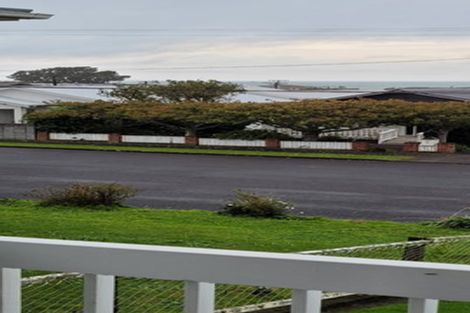 Photo of property in 8 Kitchener Terrace, Moturoa, New Plymouth, 4310