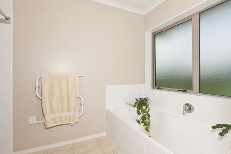 Photo of property in 8 Cairn Way, Te Kamo, Kamo, 0185