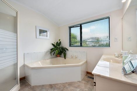 Photo of property in 3 Alleys Way, Ebdentown, Upper Hutt, 5018