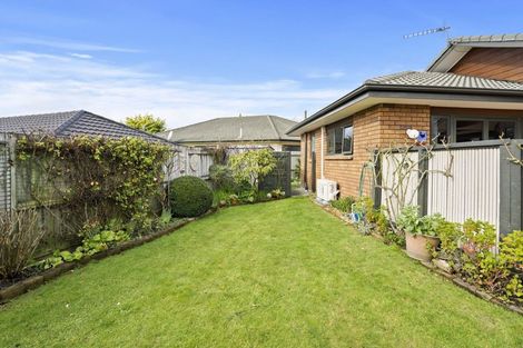 Photo of property in 17 Greenwood Place, Fitzherbert, Palmerston North, 4410