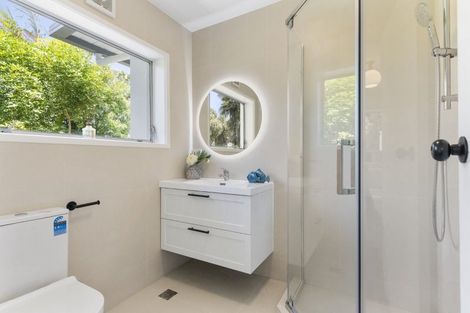Photo of property in 13 Dunraven Place, Torbay, Auckland, 0630