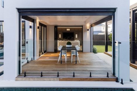 Photo of property in 112 Arran Point Parade, Orewa, 0931