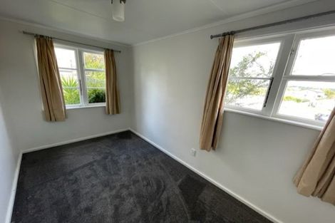 Photo of property in 8 Huxley Place, Glen Innes, Auckland, 1072