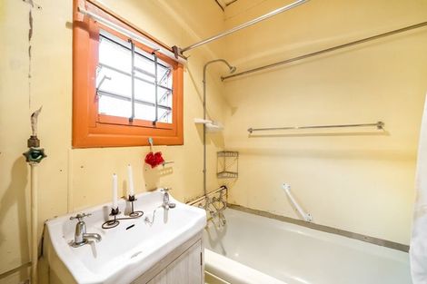 Photo of property in 47 Riddlers Crescent, Petone, Lower Hutt, 5012