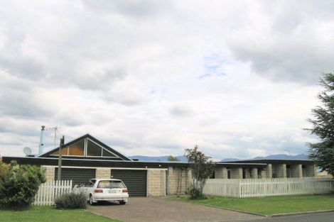 Photo of property in 2 Fencourt Crescent, Katikati, 3129