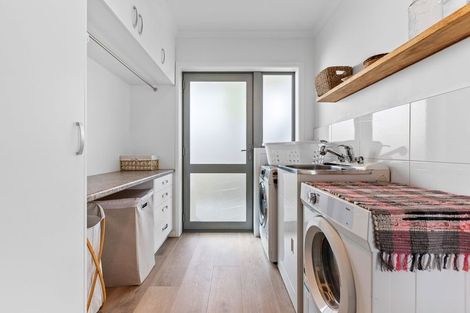 Photo of property in 10g Tupare Place, Highlands Park, New Plymouth, 4312