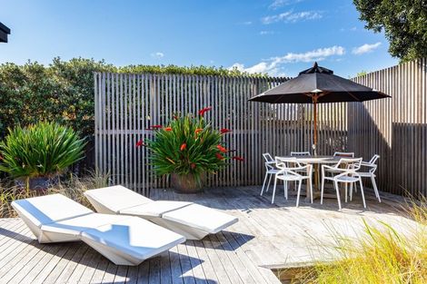 Photo of property in 32 The Southern Isle, Omaha, 0986