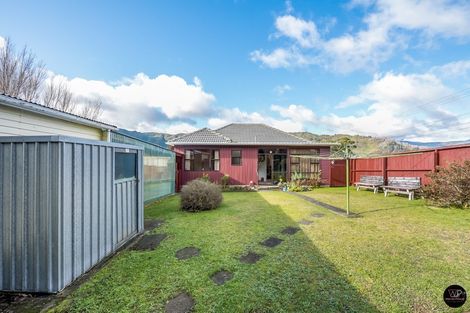 Photo of property in 177 Wellington Road, Wainuiomata, Lower Hutt, 5014