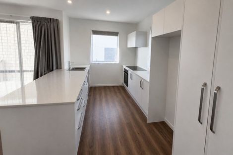 Photo of property in 15c Cessna Crescent, Mangere, Auckland, 2022