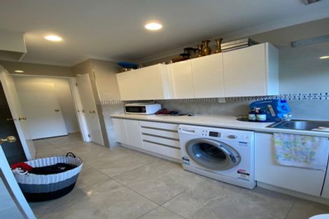 Photo of property in 39 Lansell Drive, East Tamaki Heights, Auckland, 2016