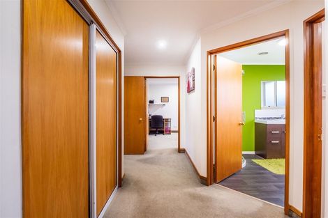 Photo of property in 28 Silverstream Drive, Mosgiel, 9024