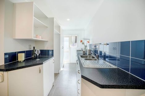 Photo of property in 10 Hornbill Drive, Fairview Heights, Auckland, 0632