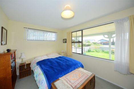 Photo of property in 12 Stedley Place, Heathcote Valley, Christchurch, 8022