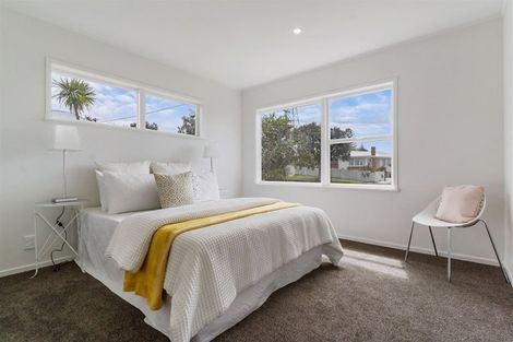 Photo of property in 116 Archibald Road, Kelston, Auckland, 0602