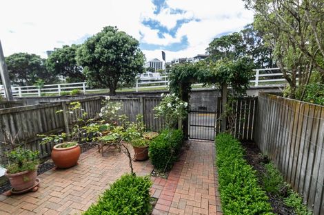 Photo of property in 156 Tinakori Road, Thorndon, Wellington, 6011
