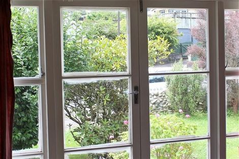 Photo of property in 12 Kendal Place, Merrilands, New Plymouth, 4312