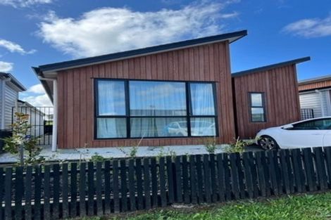 Photo of property in 17 Matakohe Road, Westgate, Auckland, 0814