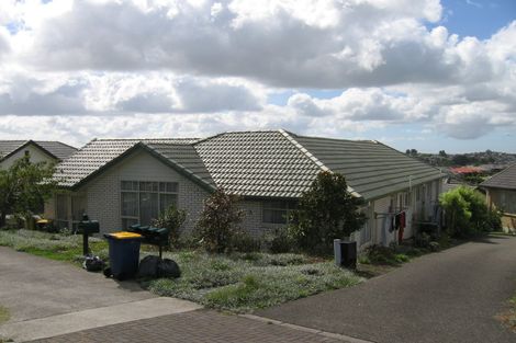 Photo of property in 15 Regents Park Place, Westgate, Auckland, 0614