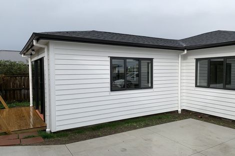 Photo of property in 5 Tawa Road, Te Atatu Peninsula, Auckland, 0610