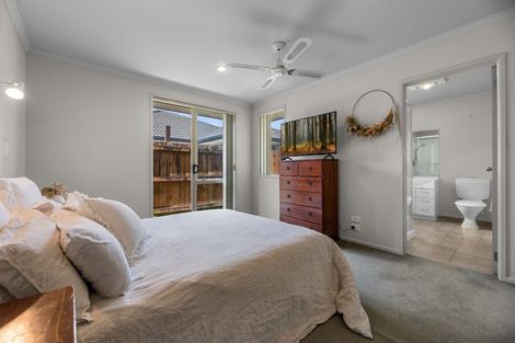 Photo of property in 12 Beachmere Place, Papamoa Beach, Papamoa, 3118