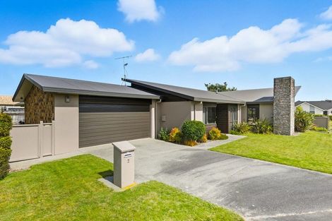 Photo of property in 2 Cadastral Court, Paraparaumu, 5032