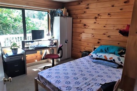 Photo of property in 16 Noeleen Street, Glenfield, Auckland, 0629