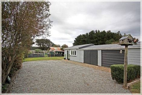 Photo of property in 27 Punga Street, Tangimoana, 4822