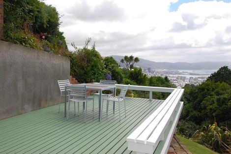 Photo of property in 18 Connaught Terrace, Brooklyn, Wellington, 6021