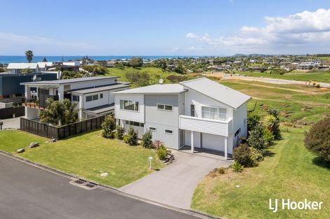 Photo of property in 45 Mayor View Terrace, Waihi Beach, 3611