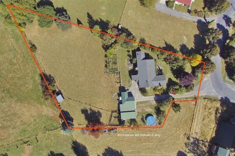 Photo of property in 2 Reeves Street, Cheviot, 7310