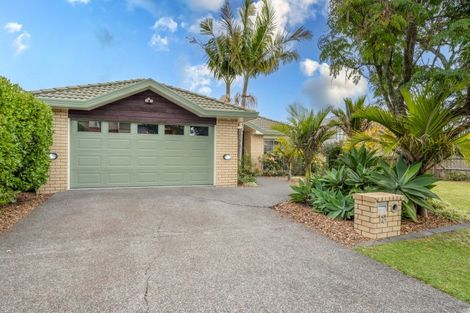 Photo of property in 18 Matterhorn Crescent, Northpark, Auckland, 2013