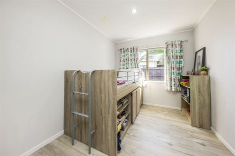 Photo of property in 2/1 Peguero Place, Totara Heights, Auckland, 2105