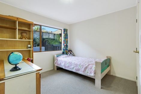 Photo of property in 2/23 Commodore Parry Road, Castor Bay, Auckland, 0620